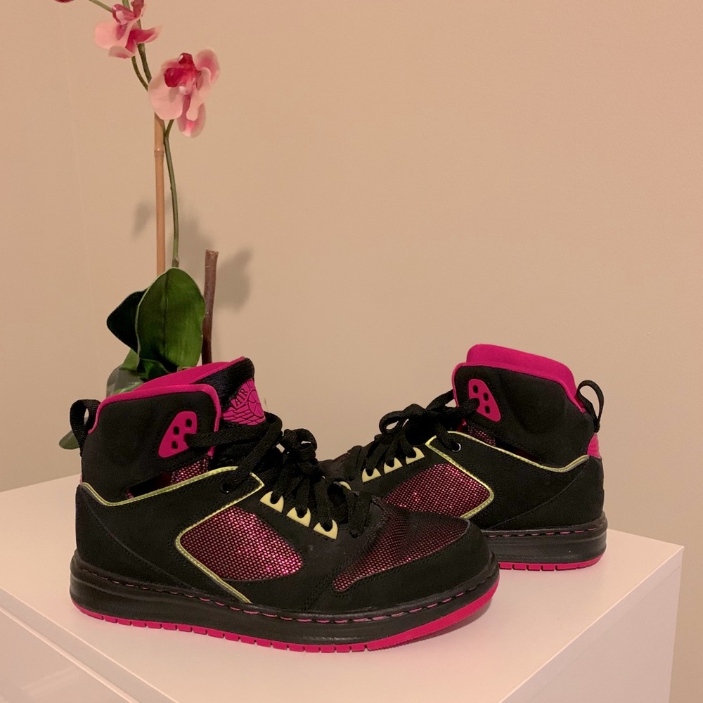 Sparkly Air Jordans 💖💚